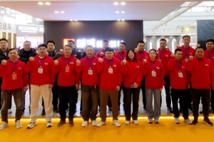 鹏鸿板材石家庄郑州双城首发，茶香板与传奇系列引爆关注