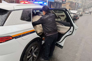 南岗警方巡逻中连续救助走失老人 暖心守护传递城市温度