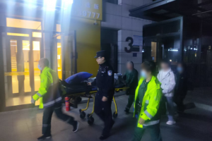 冰城暖警事：巡逻警力两日连救醉酒男子守护群众平安