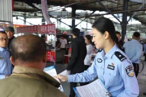 从江畔到市场 冰城公安织密禁渔“普法网”