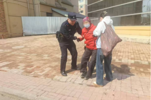 春雷行动：“低血糖”遇上“暖心警” 警察是甜的！