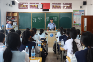 把好开学安全关 宾县公安“开学第一课”守护学子成长路