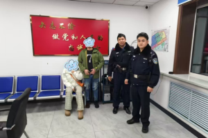 冰城公安：巡逻民警以点滴善举 传递冬日温情