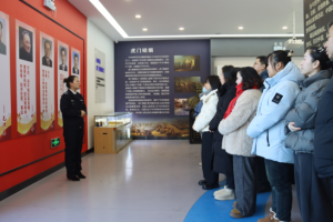 宾县公安局邀请县人民医院医护人员代表走进县禁毒教育基地 开展党的二十届四中全会精神暨公安工作成果专题宣讲活动