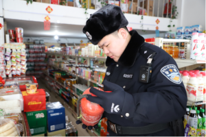 联合检查进“九小” 严把春节“安全关”