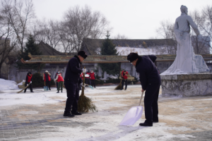 学雷锋 护民生 冰城公安开展学雷锋系列活动