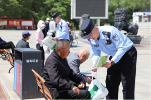 警护黑土 守牢粮仓——通河公安开展黑土地保护主题宣传活动