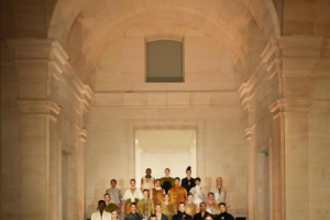 波司登闪耀巴黎：“融”概念秀诠释中华时尚新篇章