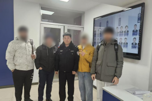 手机没电遇难题 南岗民警巡逻中暖心相助外国留学生