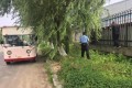 巡逻民警暖心相助 助力充电房车安全“归位”