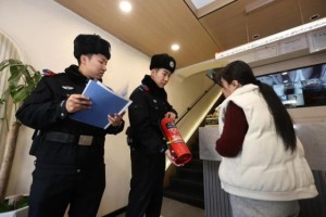 从“查隐患”到“送平安”  冰城公安筑牢“九小场所”防火墙