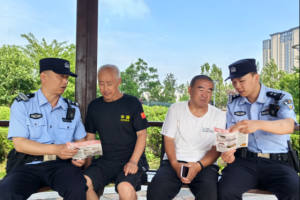 冰城公安：  “百万警进千万家” 善治新“枫”景
