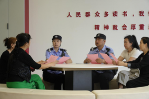守住“钱袋子”  冰城公安“考后反诈课”开讲
