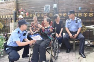 方正公安开讲反诈课堂  守护老年人“钱袋子”