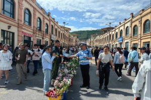 冰城公安：多维宣传 守护暑期出行路