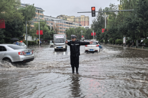 闻汛而动 向险而行 通河公安全力迎战极端暴雨 守护一方平安