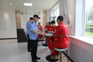 警务前移防风险 冰城公安护企稳发展