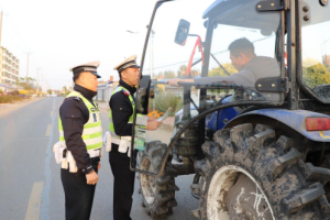 冰城公安：排查整治道路隐患 护航秋季出行平安